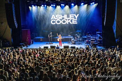 Check the photos from Brett Young, Morgan Evans, & Ashley Cooke's concert at KEMBA LIVE! in Columbus on Thursday, March 30th, 2023