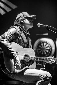 Check out your photos with Matt Stell at the Flying Pig Tavern on Monday, February 5th, 2024.