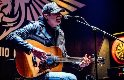 Check out your photos with Matt Stell at the Flying Pig Tavern on Monday, February 5th, 2024.