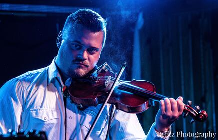 Check out your photos with Ian Munsick at  W.O. Wrights on Tuesday, September 21st, 2021.