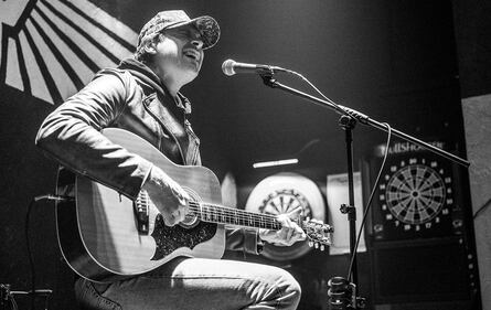 Check out your photos with Matt Stell at the Flying Pig Tavern on Monday, February 5th, 2024.
