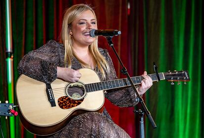 Check out all of your photos from K99.1FM's Jingle Bell Jam with MaRynn Taylor, Chase Matthew, and Brian Kelley on Wednesday, December 6th at Hollywood Gaming at Dayton Raceway.