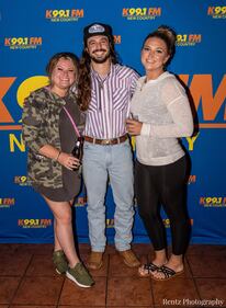 Check out your photos with Ian Munsick at  W.O. Wrights on Tuesday, September 21st, 2021.