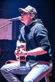 Check out your photos with Matt Stell at the Flying Pig Tavern on Monday, February 5th, 2024.