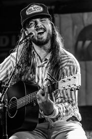 Check out your photos with Ian Munsick at  W.O. Wrights on Tuesday, September 21st, 2021.