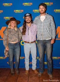 Check out your photos with Ian Munsick at  W.O. Wrights on Tuesday, September 21st, 2021.
