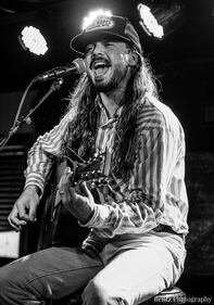 Check out your photos with Ian Munsick at  W.O. Wrights on Tuesday, September 21st, 2021.