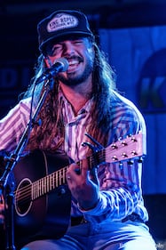 Check out your photos with Ian Munsick at  W.O. Wrights on Tuesday, September 21st, 2021.