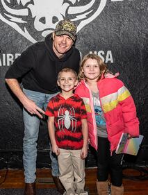 Check out your photos with Matt Stell at the Flying Pig Tavern on Monday, February 5th, 2024.