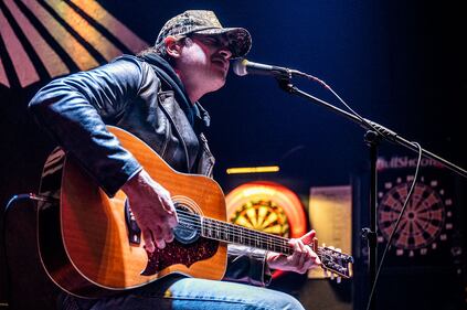 Check out your photos with Matt Stell at the Flying Pig Tavern on Monday, February 5th, 2024.