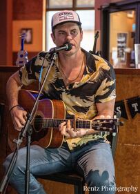 Check out your photos with Matt Stell at Milano's on May 5th, 2022