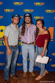 Check out your photos with Ian Munsick at  W.O. Wrights on Tuesday, September 21st, 2021.