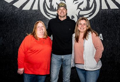 Check out your photos with Matt Stell at the Flying Pig Tavern on Monday, February 5th, 2024.