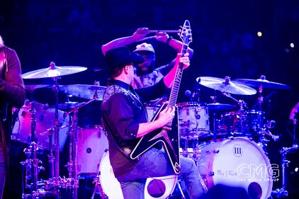 Big & Rich hit the stage on Friday night, February 23, 2024, at the San Antonio Rodeo with a big show! Celebrating our service men and women, vets, and heroes, they performed their hits. Gretchen Wilson came out a few songs into the set to sing even more amazing songs, and the crowd loved every minute of it.