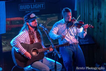 Check out your photos with Ian Munsick at  W.O. Wrights on Tuesday, September 21st, 2021.