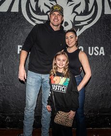 Check out your photos with Matt Stell at the Flying Pig Tavern on Monday, February 5th, 2024.