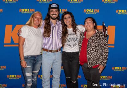 Check out your photos with Ian Munsick at  W.O. Wrights on Tuesday, September 21st, 2021.