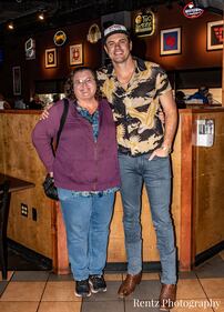 Check out your photos with Matt Stell at Milano's on May 5th, 2022
