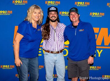 Check out your photos with Ian Munsick at  W.O. Wrights on Tuesday, September 21st, 2021.