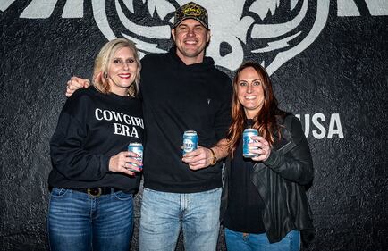 Check out your photos with Matt Stell at the Flying Pig Tavern on Monday, February 5th, 2024.