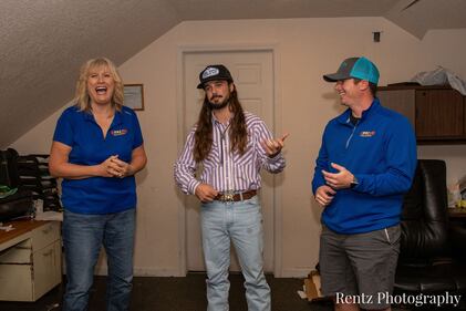 Check out your photos with Ian Munsick at  W.O. Wrights on Tuesday, September 21st, 2021.