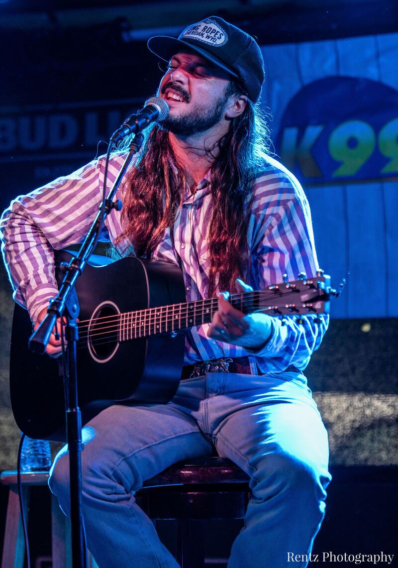 Check out your photos with Ian Munsick at W.O. Wrights on Tuesday, September 21st, 2021.
