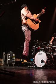Check out the photos from Frank Ray's concert at Bogart's in Cincinnati on Thursday, March 24th, 2022.
