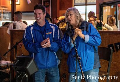 Check out your photos with Matt Stell at Milano's on May 5th, 2022