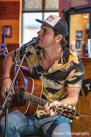 Check out your photos with Matt Stell at Milano's on May 5th, 2022