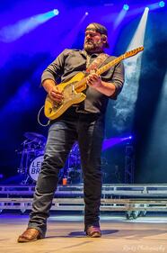 Check out the photos from our 32nd Birthday Bash Concert at the Rose Music Center with Lee Brice and Lindsay Ell on August 13th, 2021