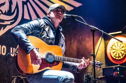 Check out your photos with Matt Stell at the Flying Pig Tavern on Monday, February 5th, 2024.