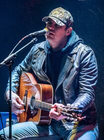 Check out your photos with Matt Stell at the Flying Pig Tavern on Monday, February 5th, 2024.