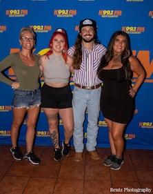 Check out your photos with Ian Munsick at  W.O. Wrights on Tuesday, September 21st, 2021.