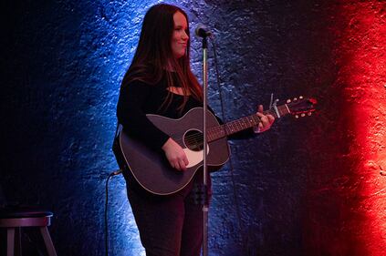 Check out your photos with MaRynn Taylor at the Flying Pig Tavern on Friday, October 13th, 2023.