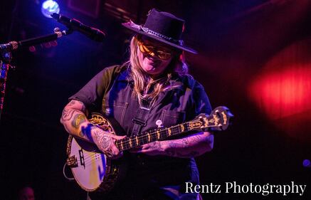 Check out the photos of Elle King's performance at Bogart's in Cincinnati on Monday, March 14th, 2022