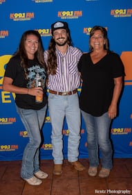 Check out your photos with Ian Munsick at  W.O. Wrights on Tuesday, September 21st, 2021.