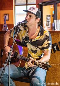 Check out your photos with Matt Stell at Milano's on May 5th, 2022