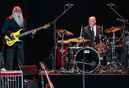 View the photos from Lyle Lovett's concert at The Rose Music Center on July 26th, 2023.
