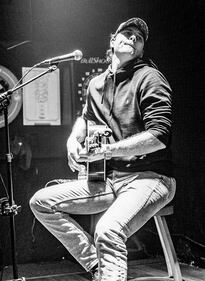 Check out your photos with Matt Stell at the Flying Pig Tavern on Monday, February 5th, 2024.
