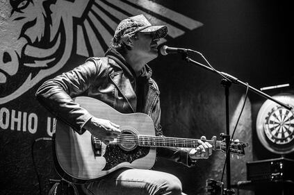 Check out your photos with Matt Stell at the Flying Pig Tavern on Monday, February 5th, 2024.