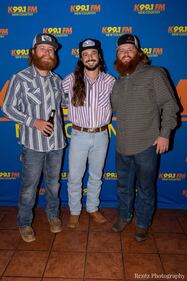 Check out your photos with Ian Munsick at  W.O. Wrights on Tuesday, September 21st, 2021.