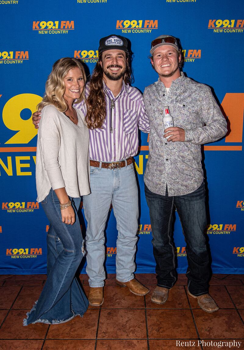 Check out your photos with Ian Munsick at W.O. Wrights on Tuesday, September 21st, 2021.