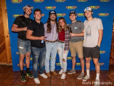 Check out your photos with Ian Munsick at  W.O. Wrights on Tuesday, September 21st, 2021.
