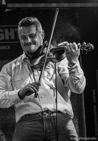 Check out your photos with Ian Munsick at  W.O. Wrights on Tuesday, September 21st, 2021.