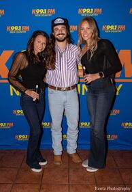 Check out your photos with Ian Munsick at  W.O. Wrights on Tuesday, September 21st, 2021.