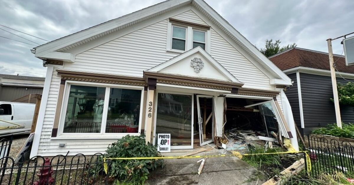 Suspected impaired driver slams SUV into Ohio museum